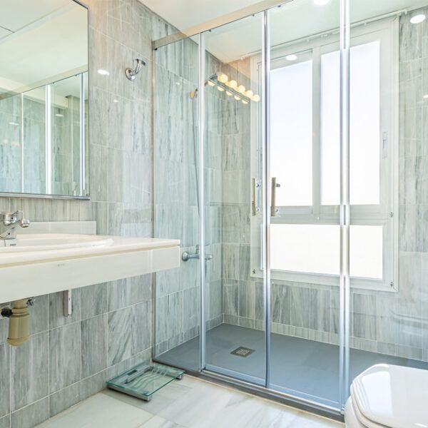 Bathroom in a rented flat in Marbella centre