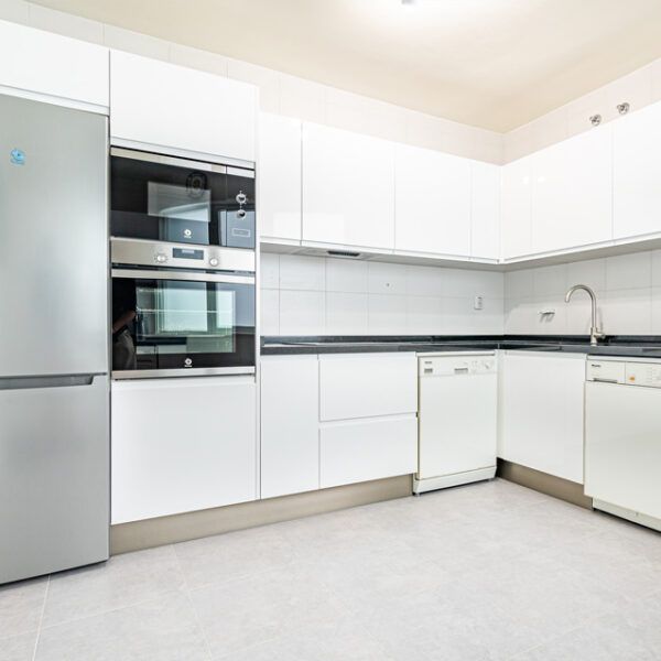 Kitchen in a flat for rent in Marbella centre